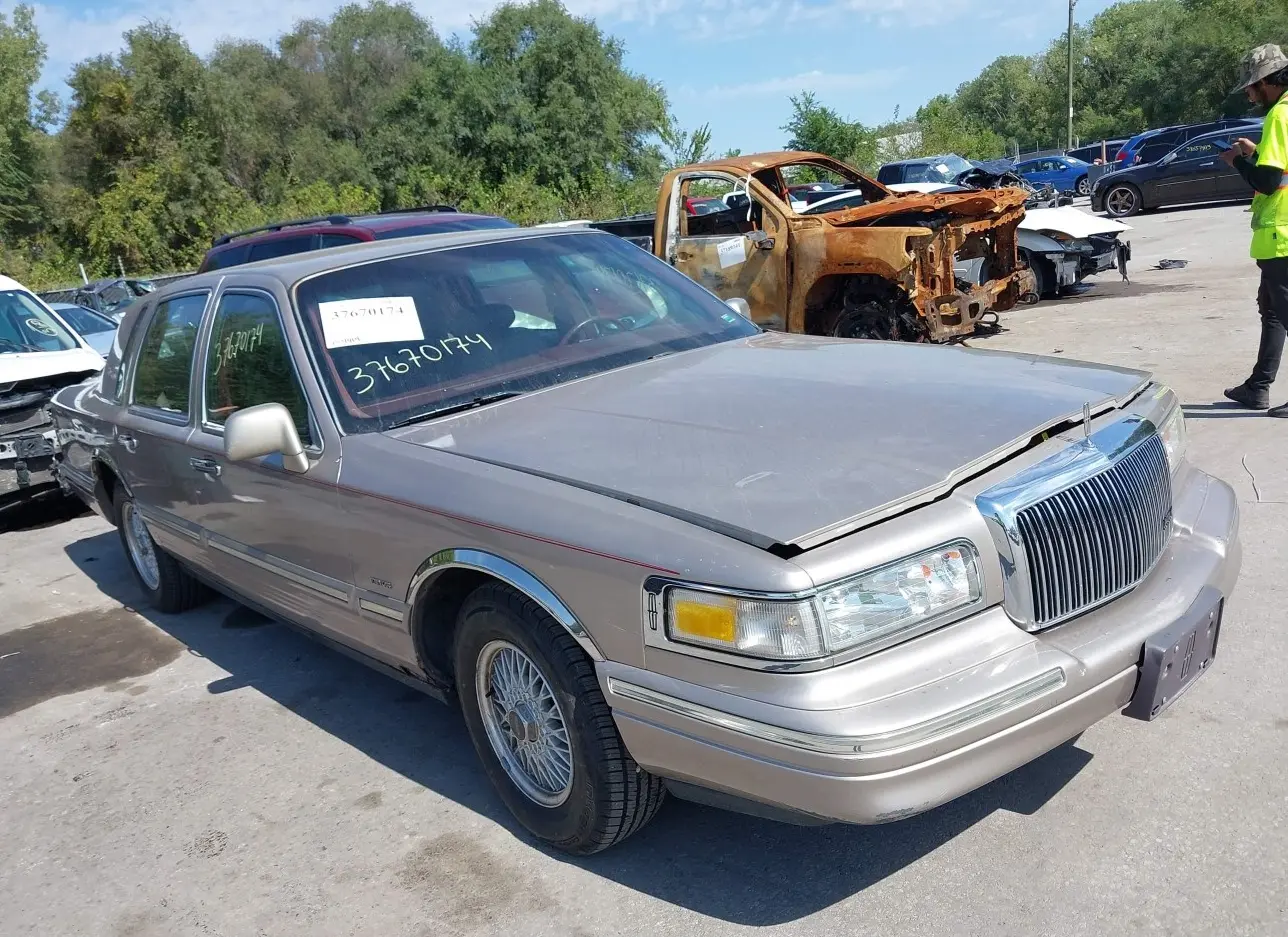 1995 LINCOLN  - Image 1.