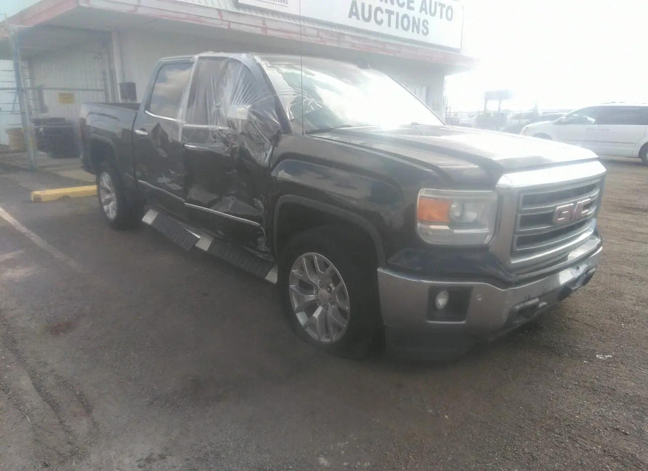 2015 GMC  - Image 1.