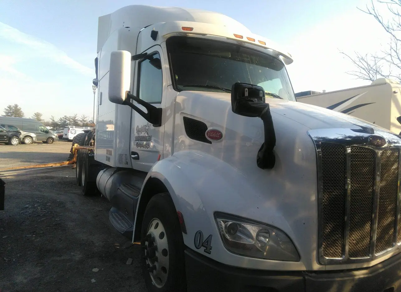 2017 PETERBILT  - Image 1.