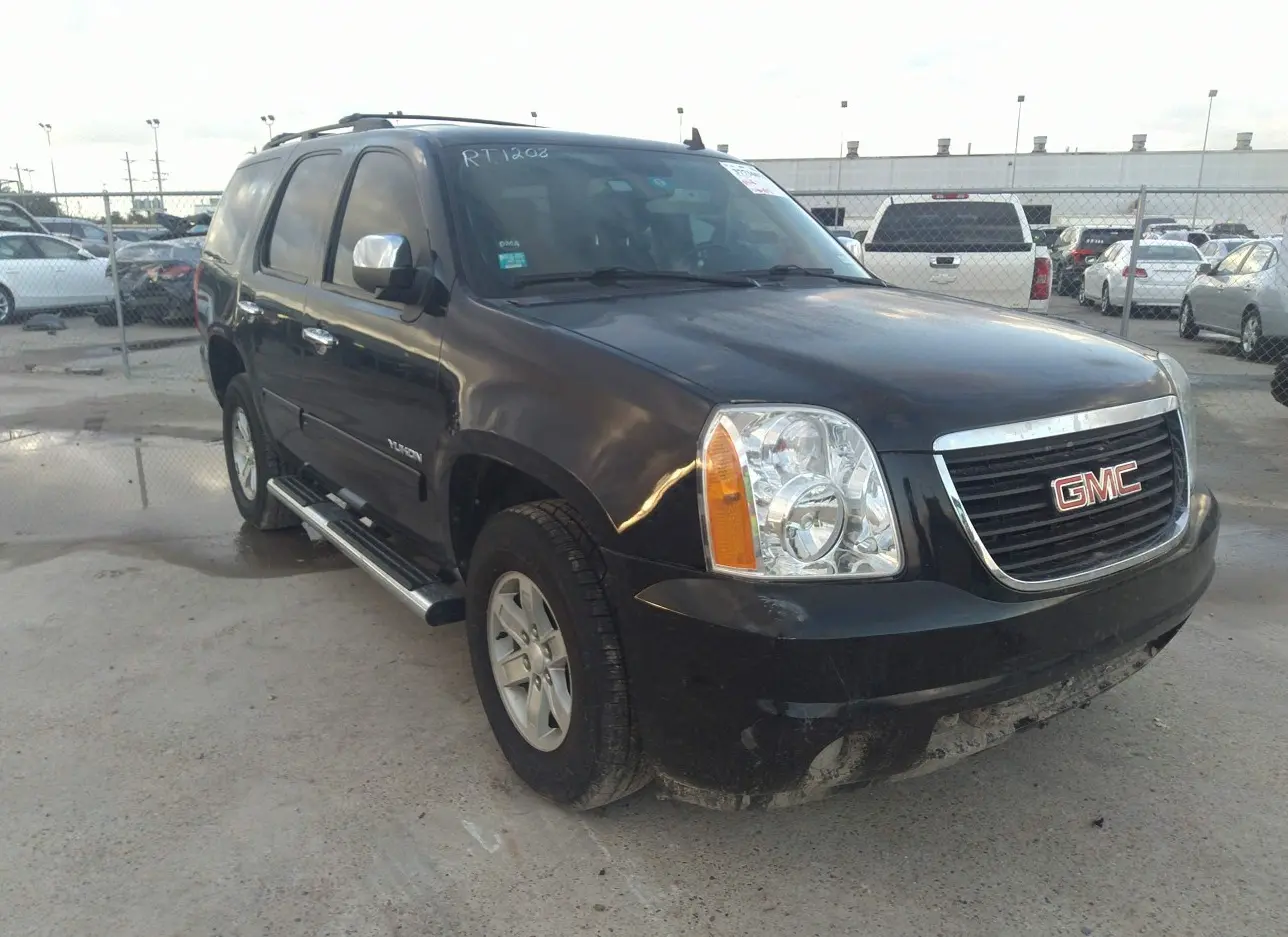 2012 GMC  - Image 1.