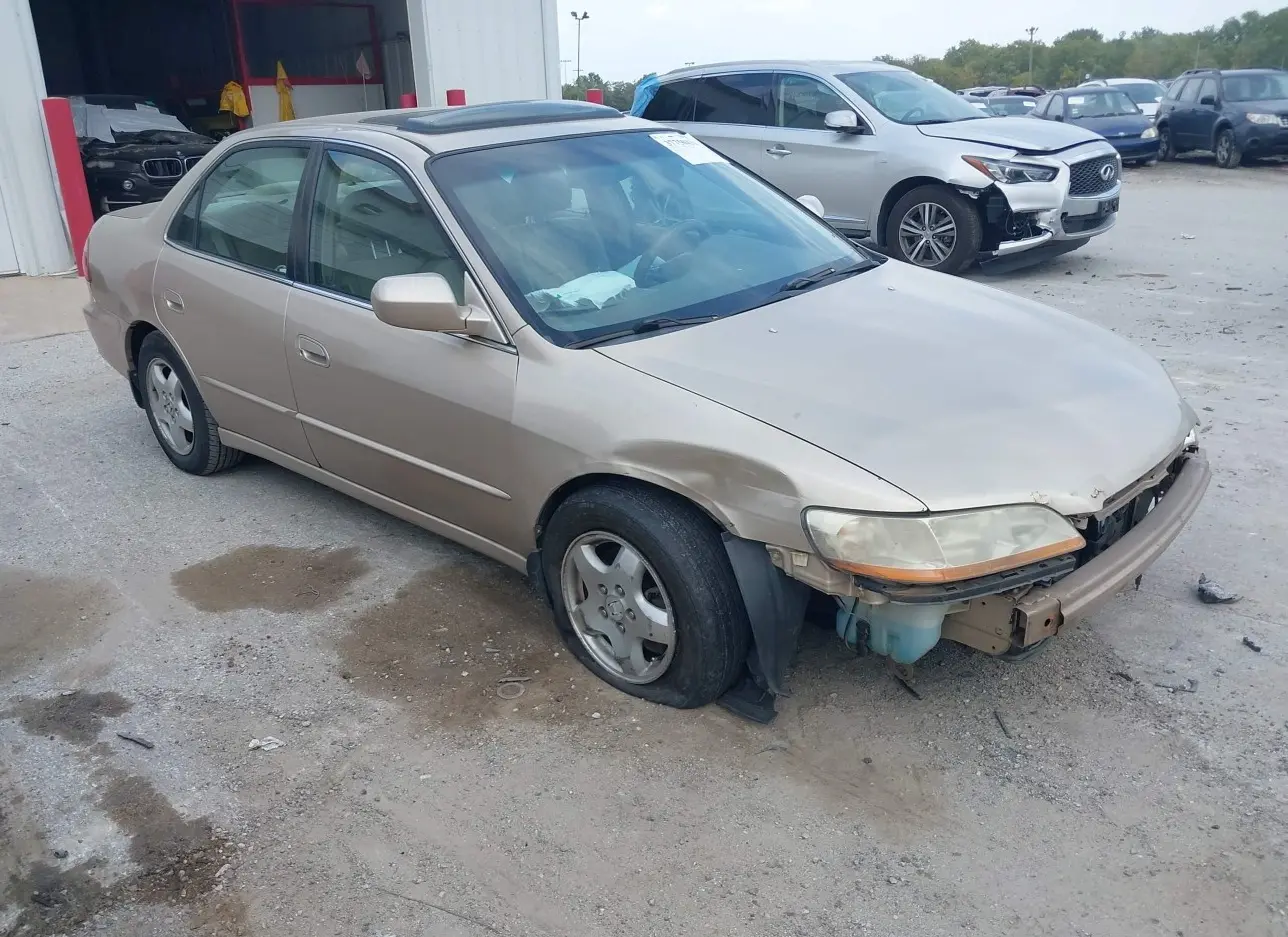 2000 HONDA  - Image 1.