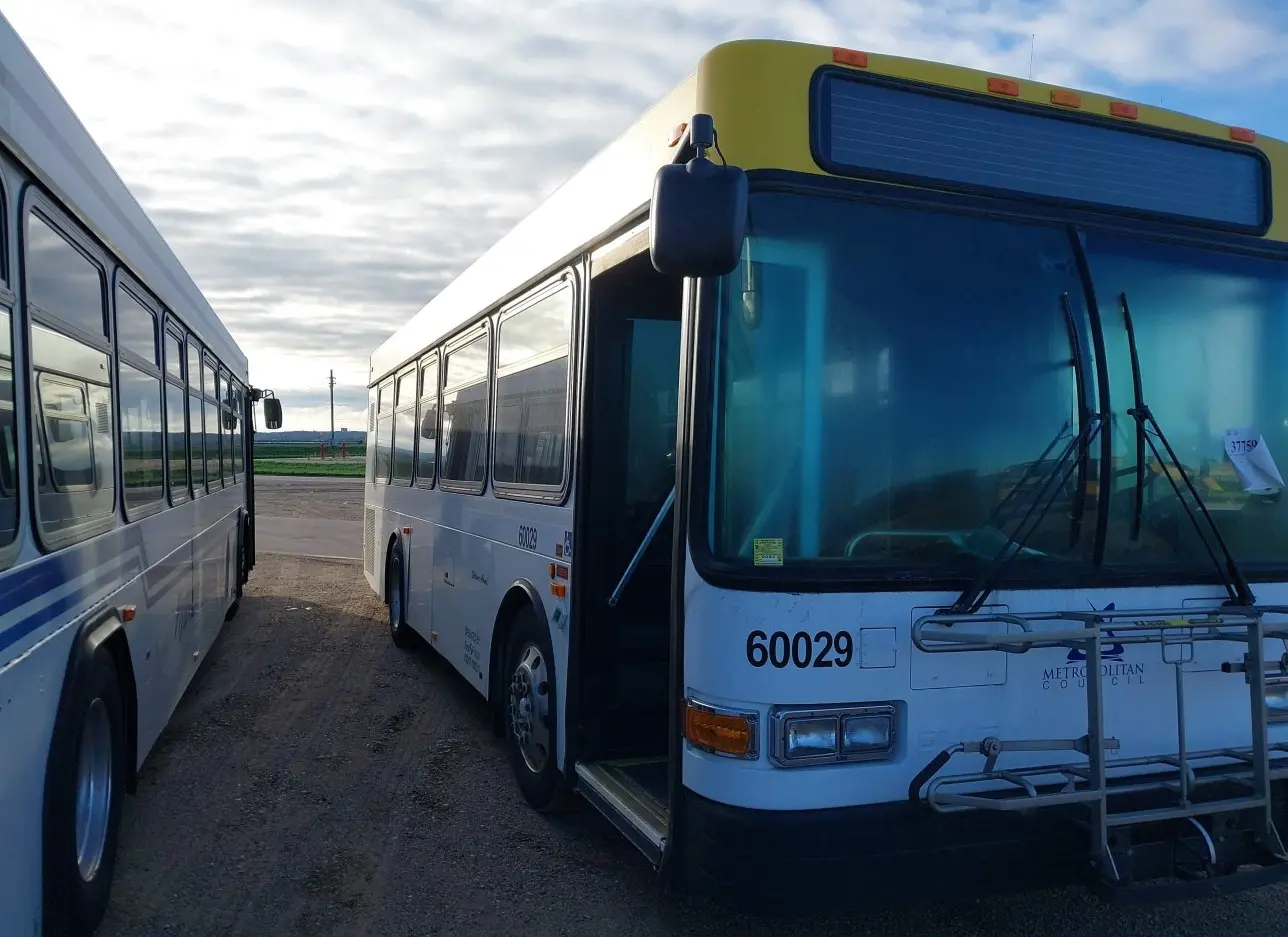 2011 GILLIG  - Image 1.