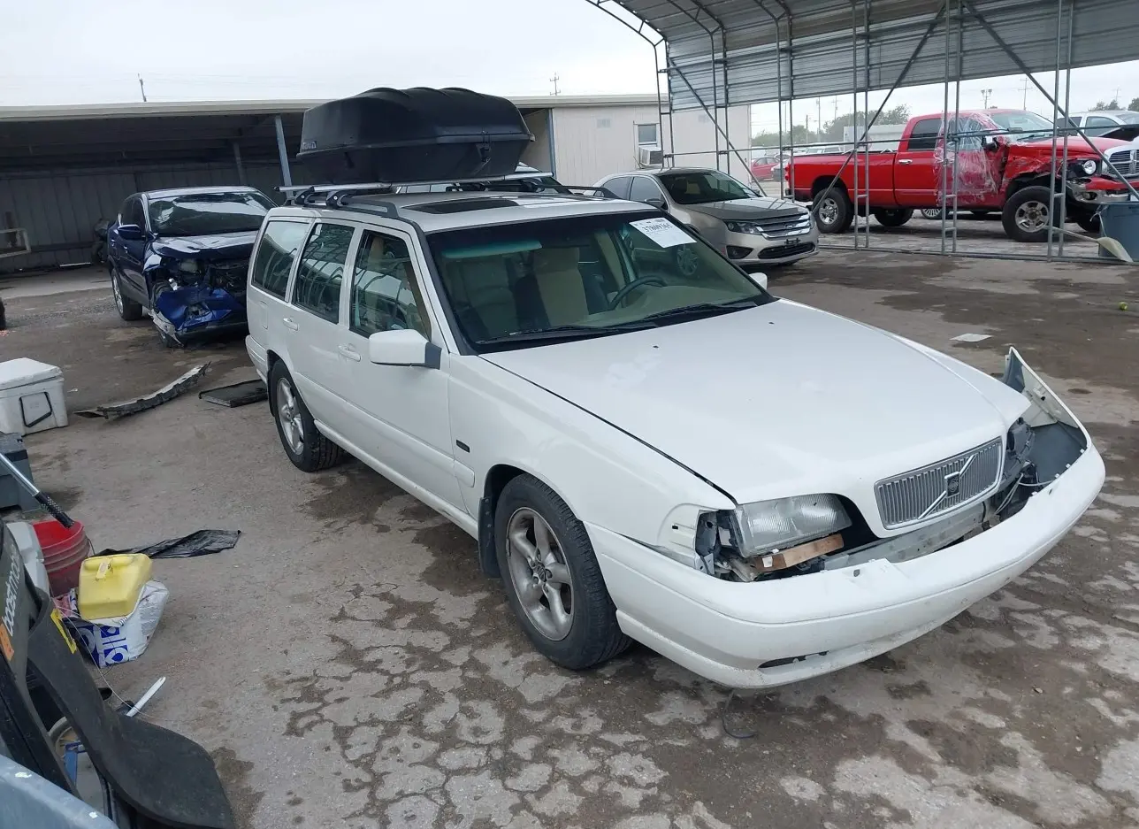 1998 VOLVO  - Image 1.