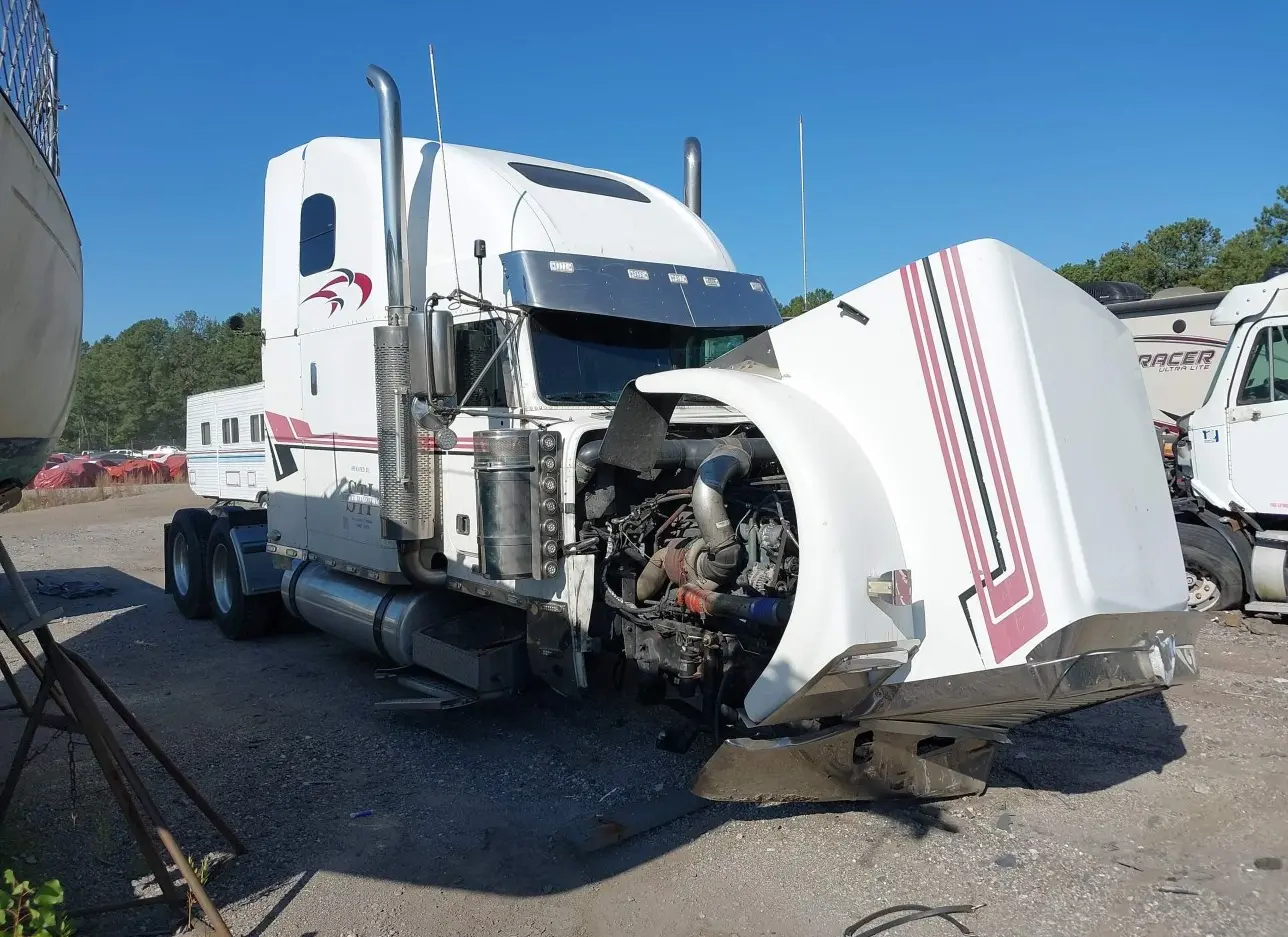 2006 FREIGHTLINER  - Image 1.