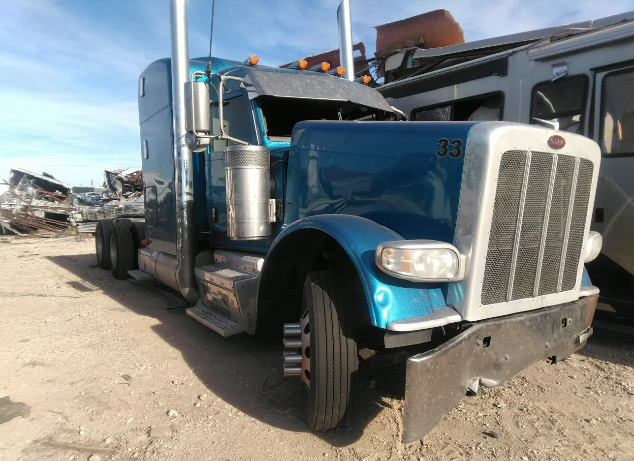 2017 PETERBILT  - Image 1.