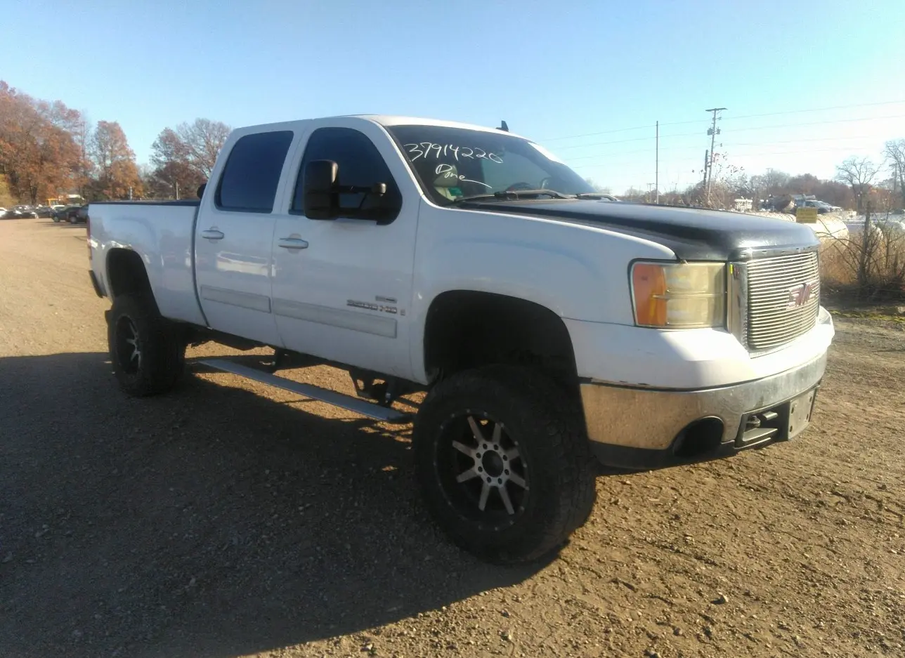 2008 GMC  - Image 1.