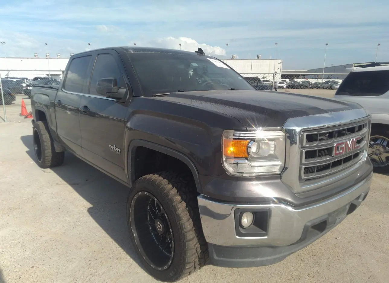 2015 GMC  - Image 1.