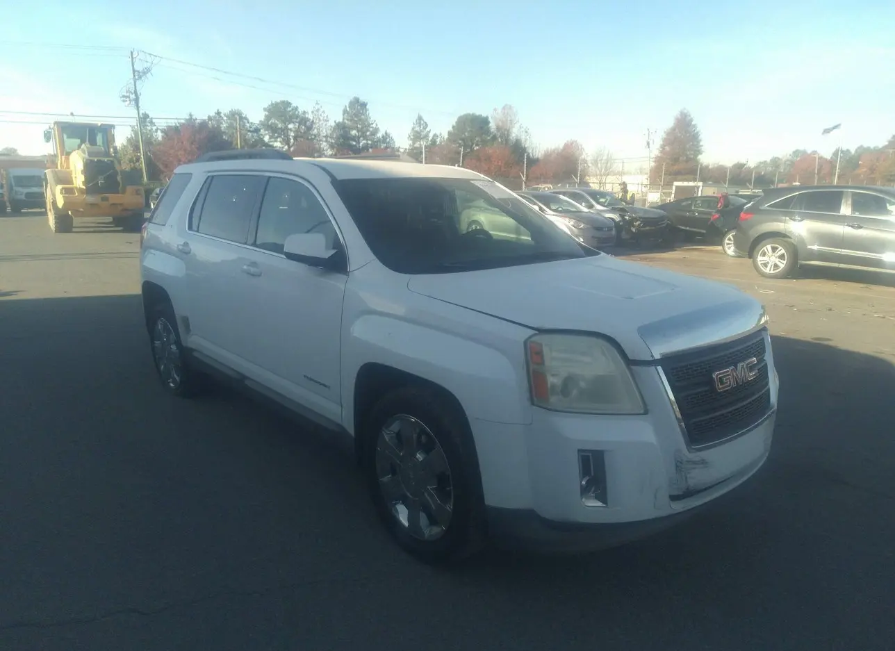 2010 GMC  - Image 1.