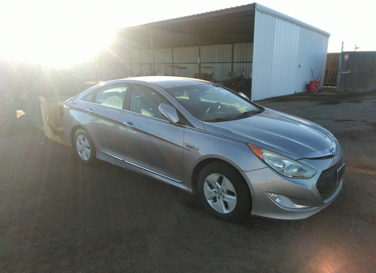 2012 HYUNDAI  - Image 1.