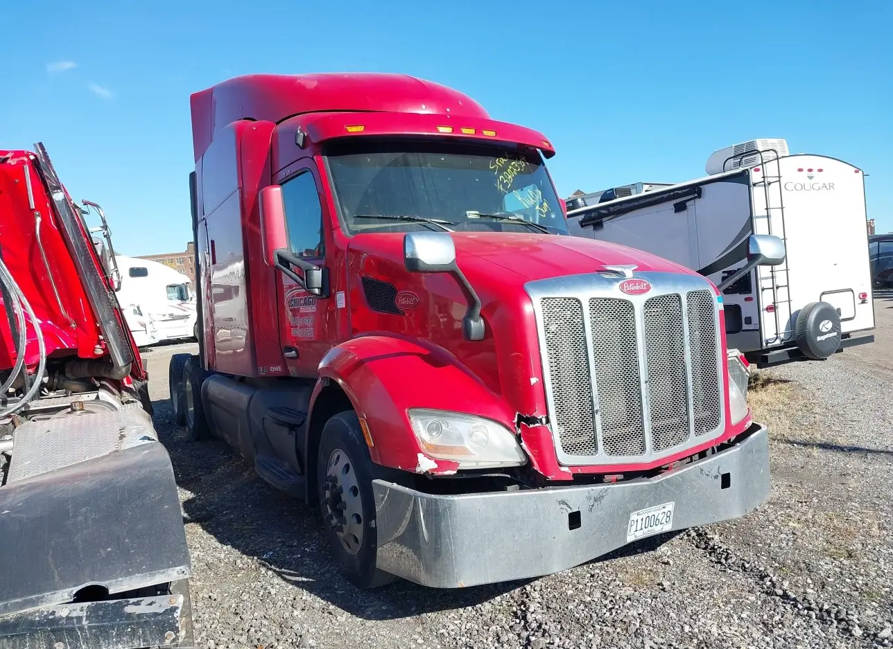 2015 PETERBILT  - Image 1.