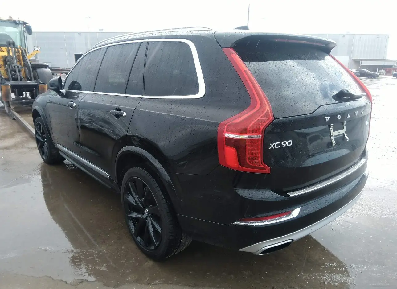 2019 VOLVO  - Image 1.