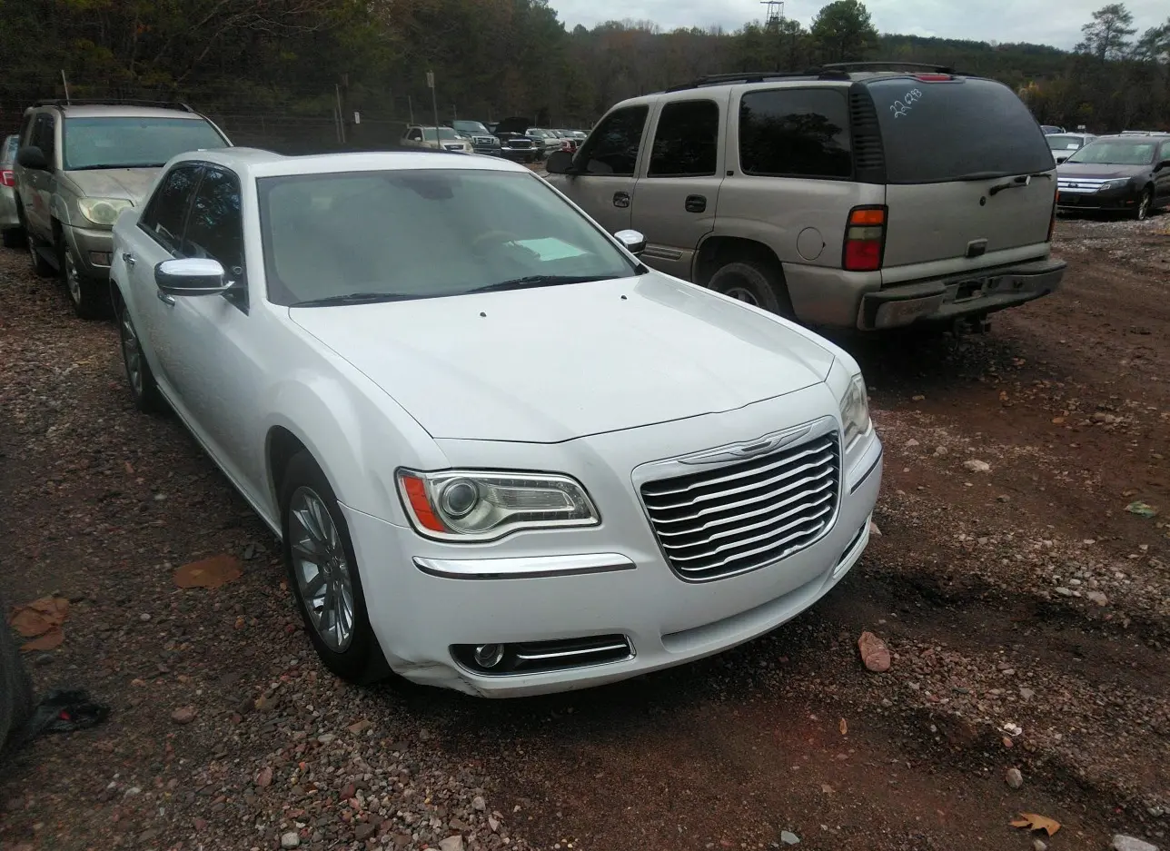 2013 CHRYSLER  - Image 1.