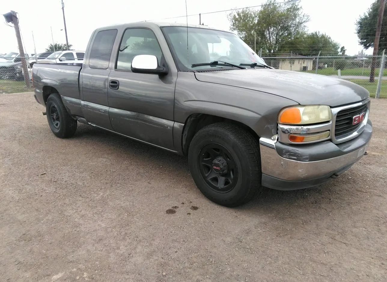 2000 GMC  - Image 1.