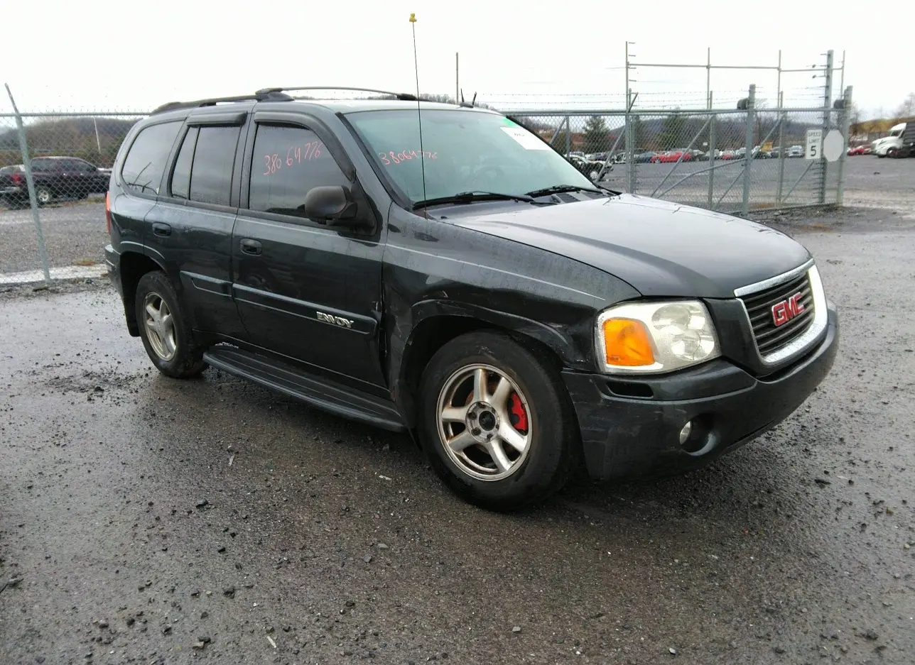 2005 GMC  - Image 1.