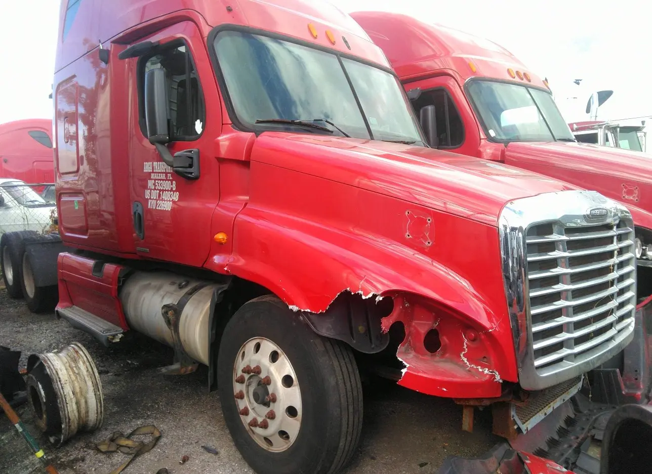 2009 FREIGHTLINER  - Image 1.