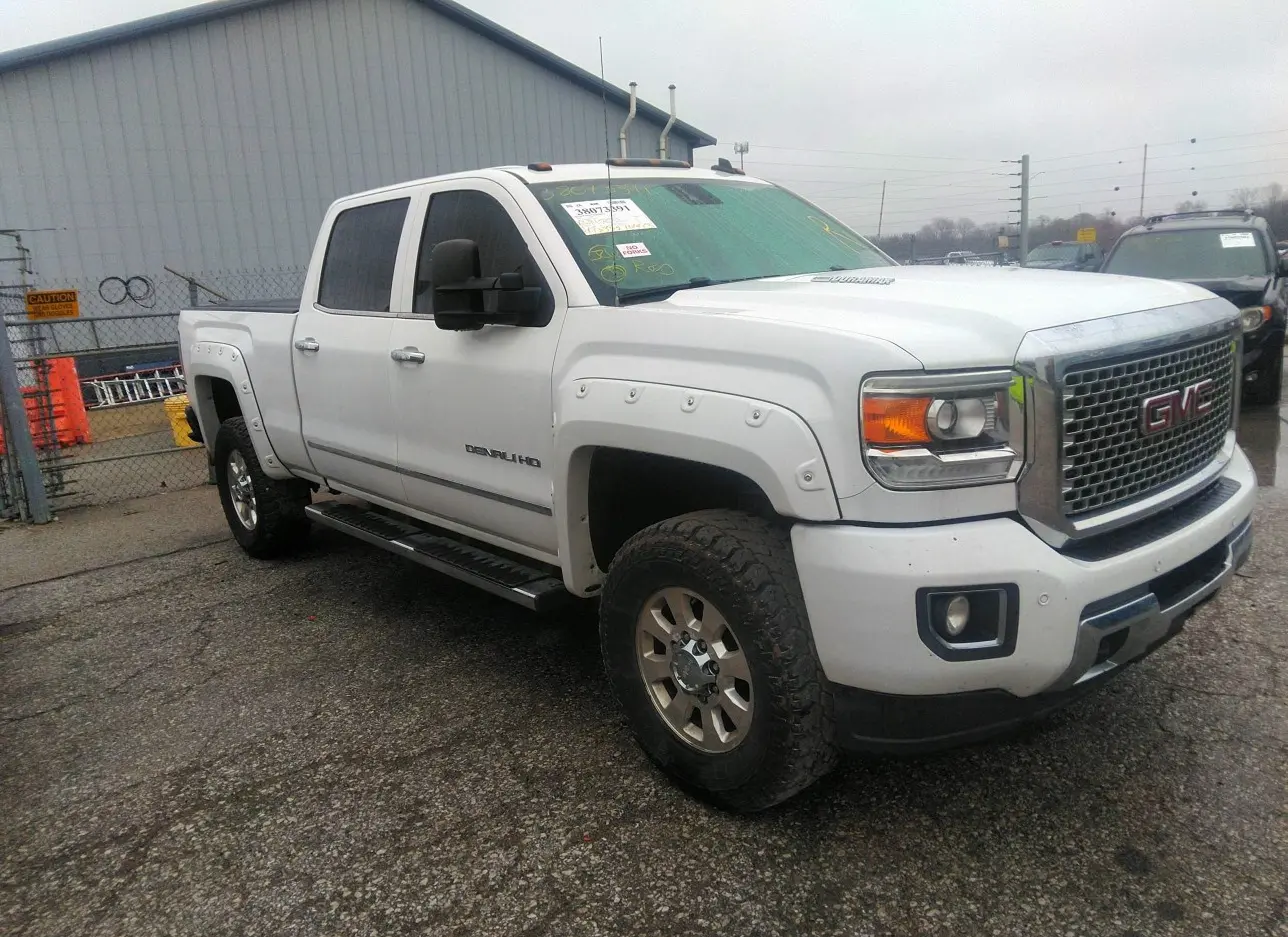 2015 GMC  - Image 1.