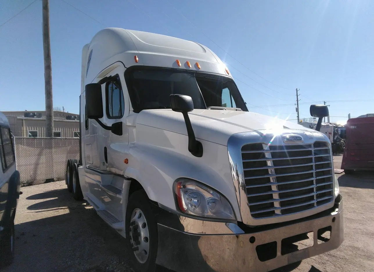 2017 FREIGHTLINER  - Image 1.