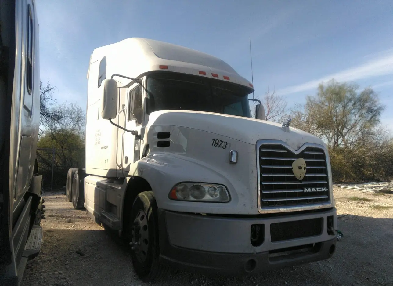 2015 MACK  - Image 1.