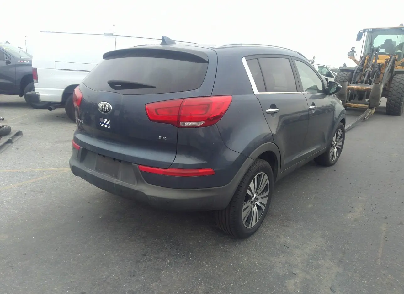 2015 KIA  - Image 1.