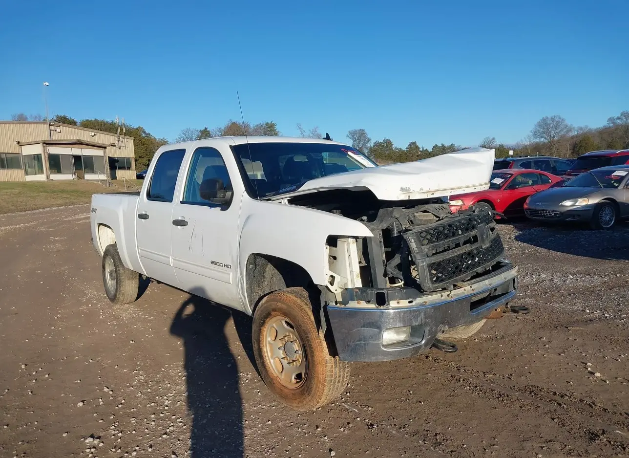 2011 CHEVROLET  - Image 1.