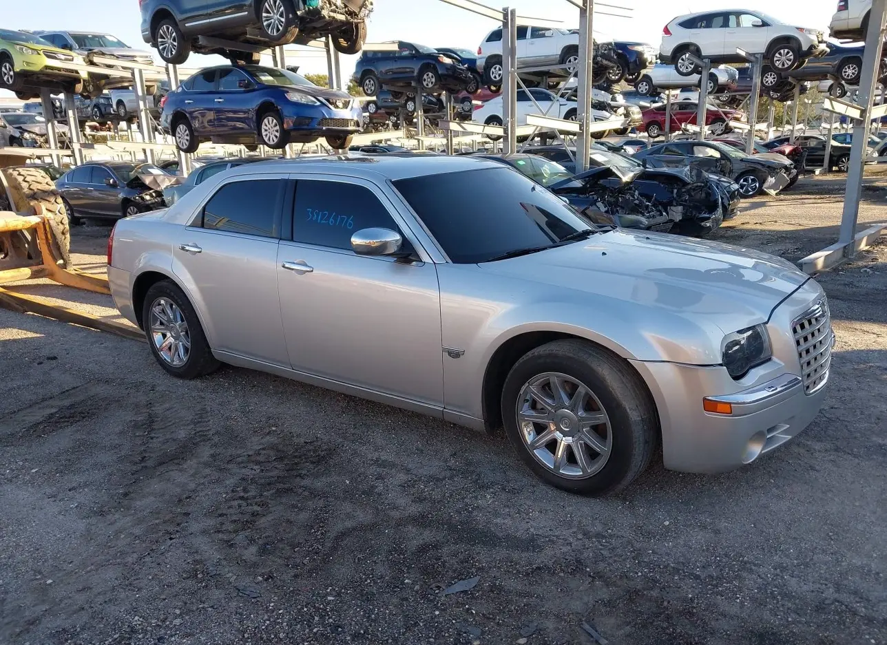 2005 CHRYSLER  - Image 1.