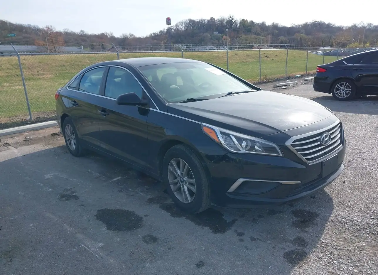 2017 HYUNDAI  - Image 1.