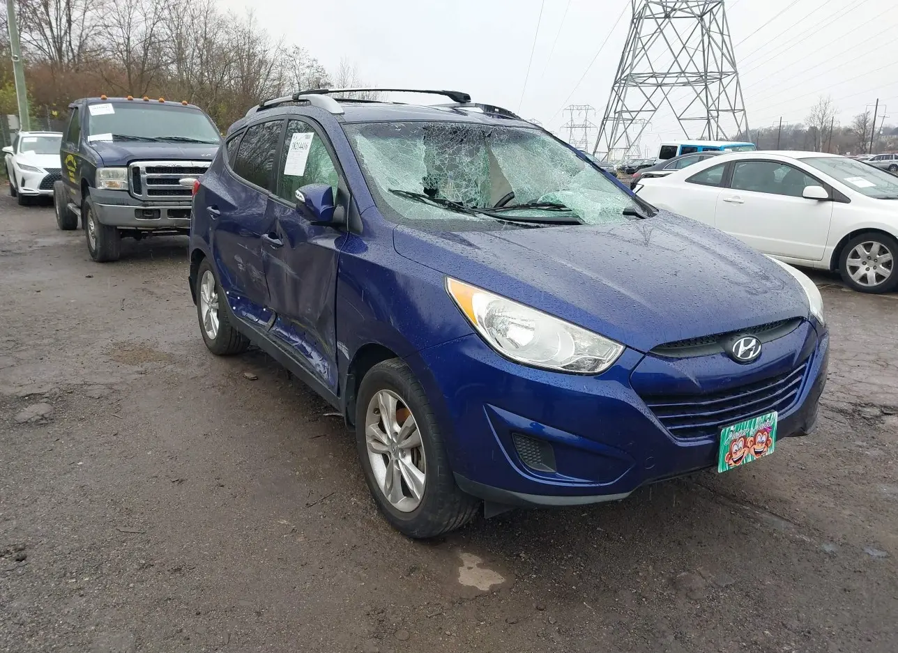 2012 HYUNDAI  - Image 1.