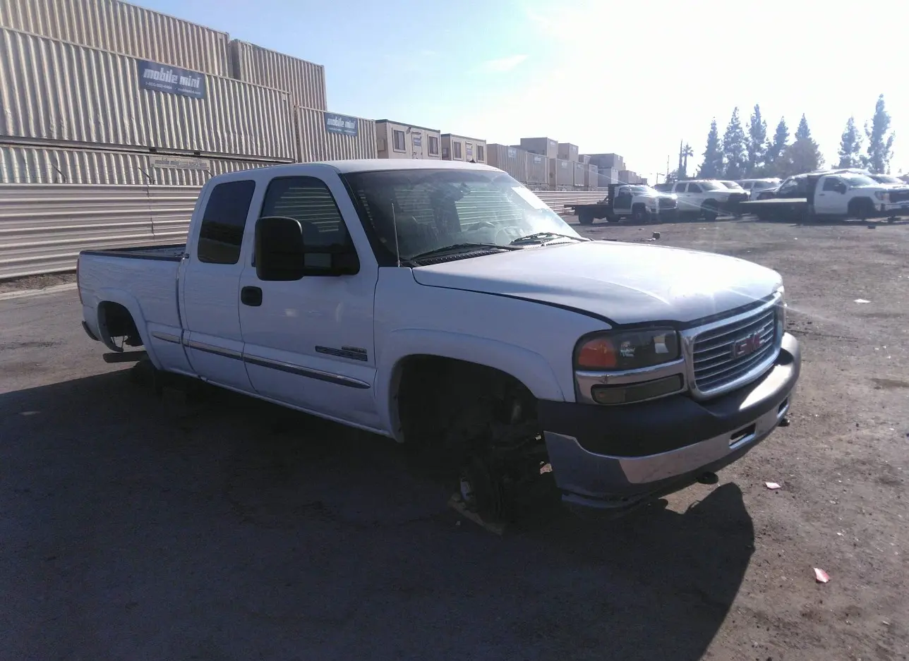 2002 GMC  - Image 1.