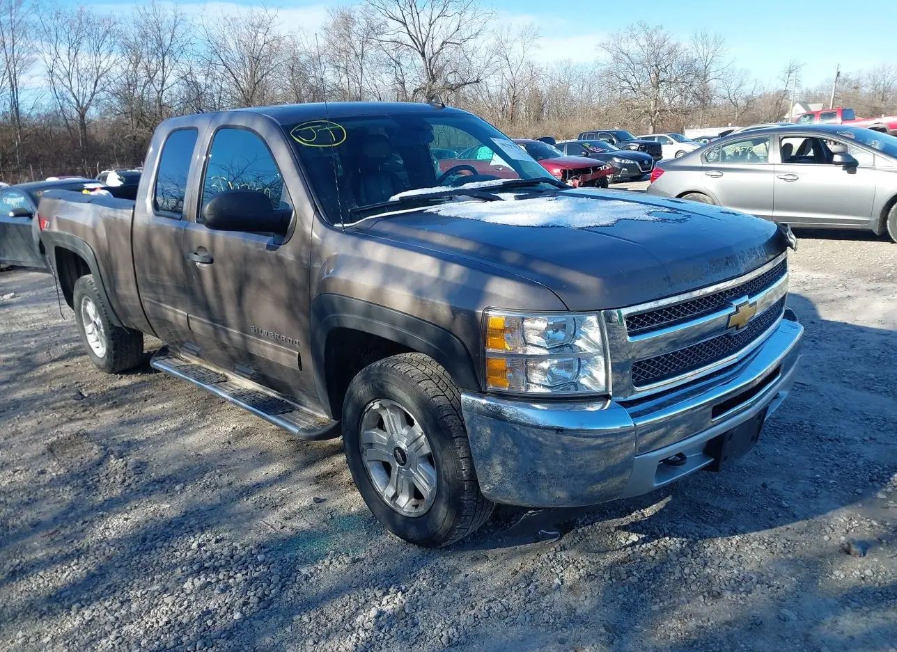 2013 CHEVROLET  - Image 1.