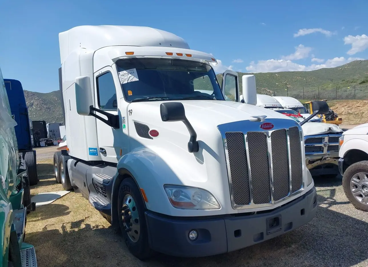 2016 PETERBILT  - Image 1.