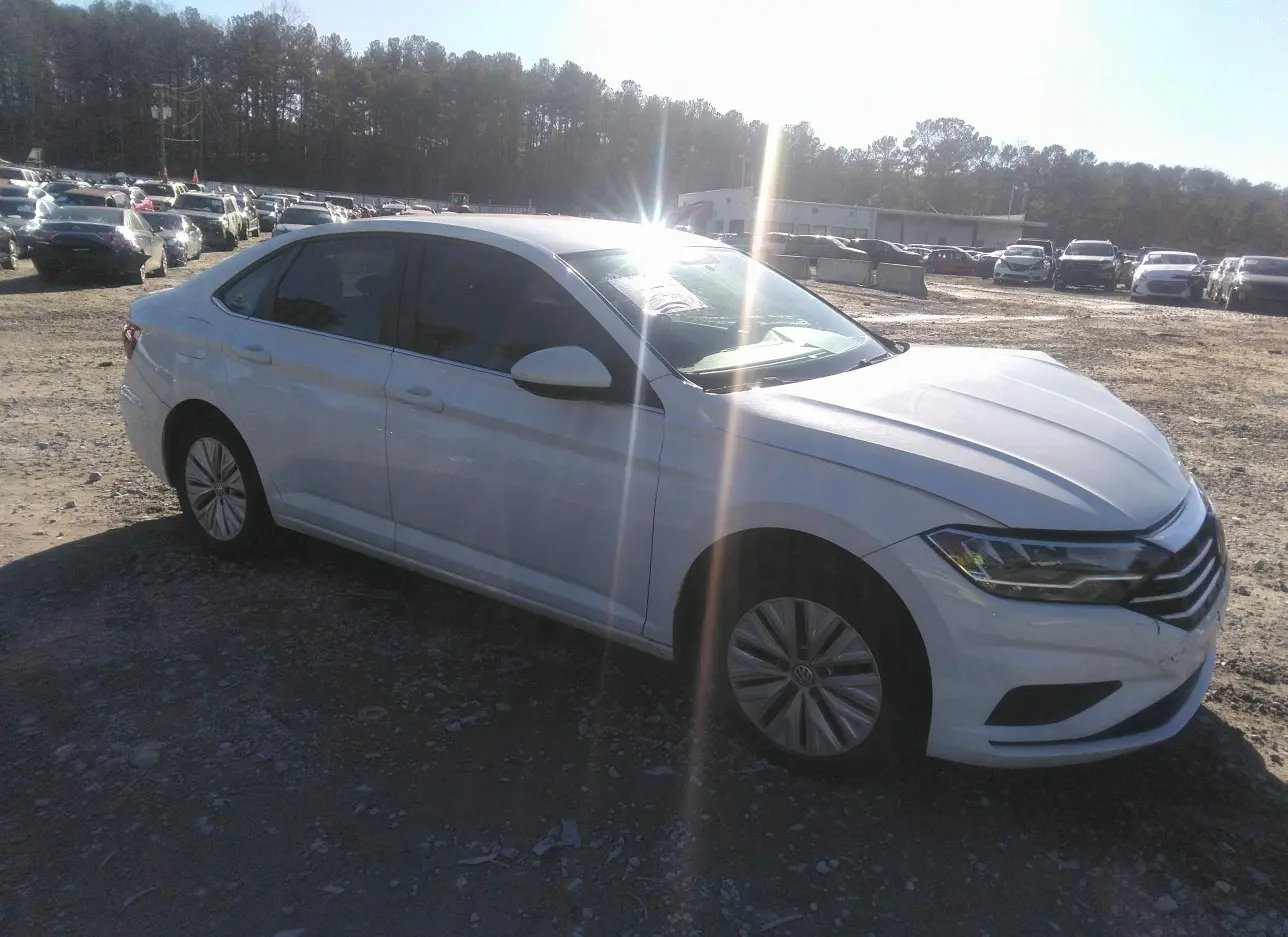 2019 VOLKSWAGEN  - Image 1.