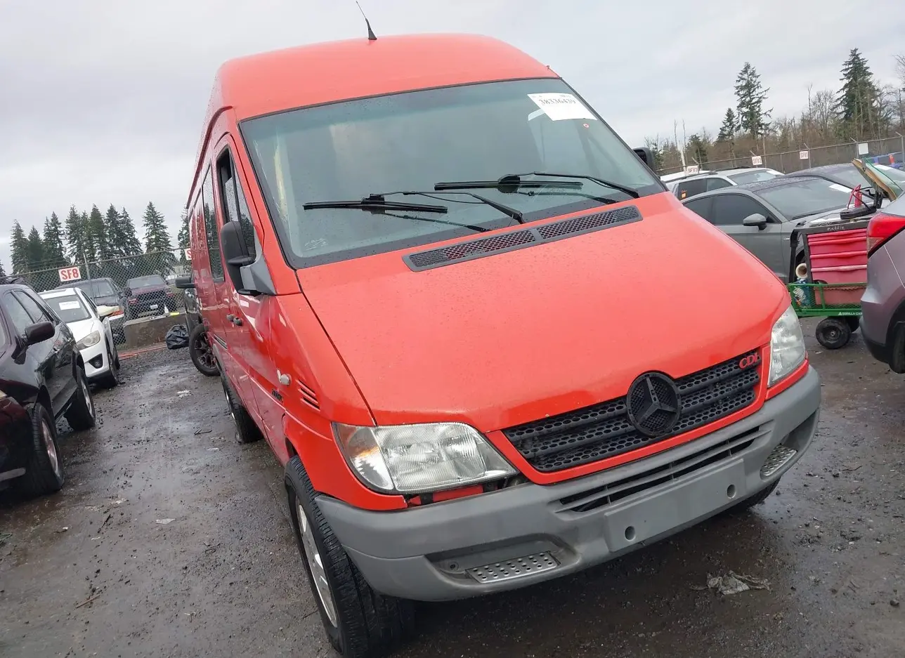 2004 SPRINTER (DODGE OR FREIGHTLINER)  - Image 1.