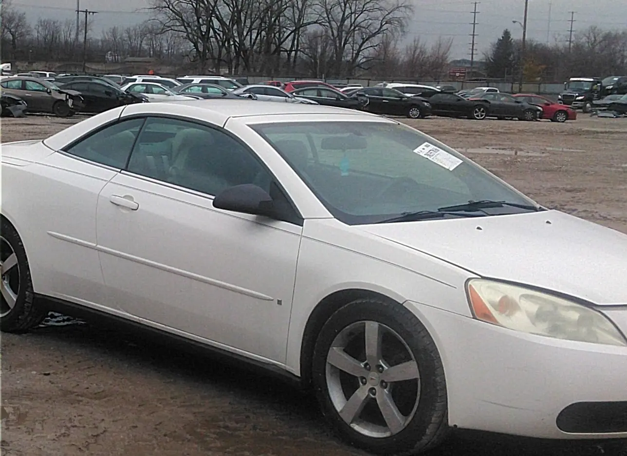 2006 PONTIAC  - Image 1.