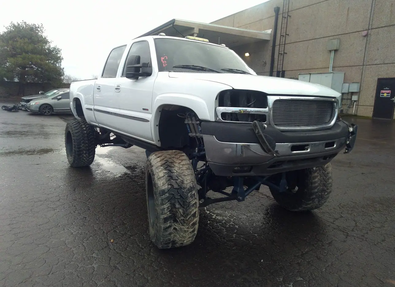 2002 GMC  - Image 1.