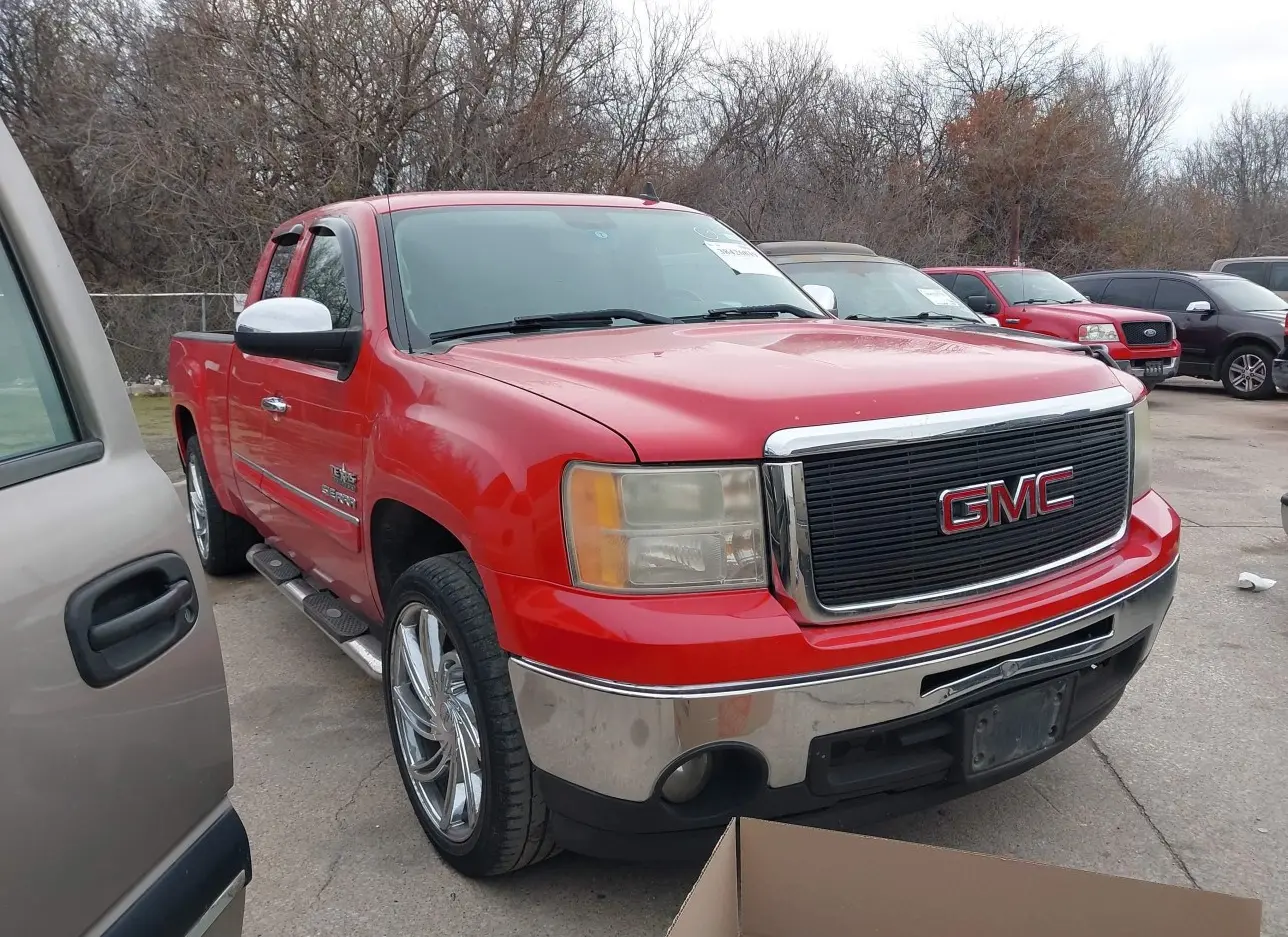 2011 GMC  - Image 1.