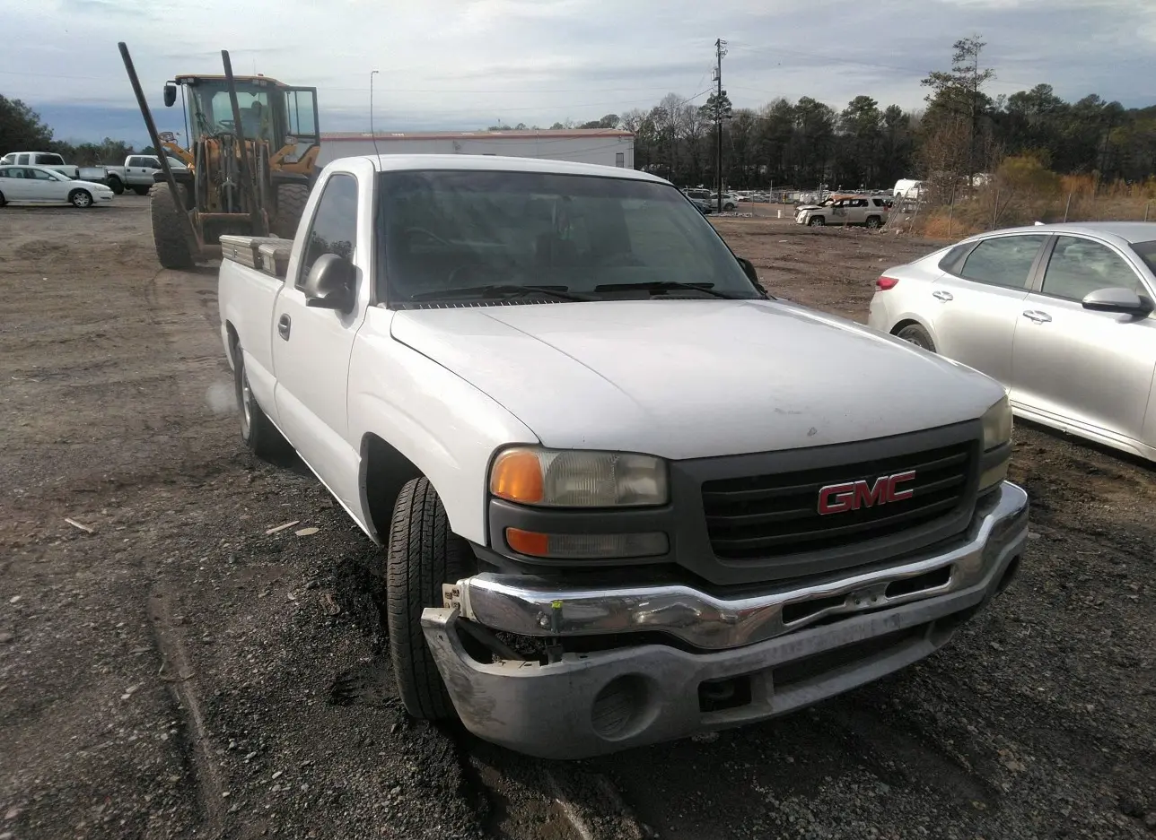 2003 GMC  - Image 1.