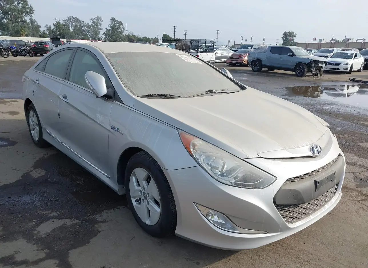 2011 HYUNDAI  - Image 1.