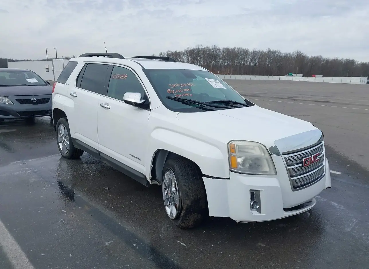 2012 GMC  - Image 1.