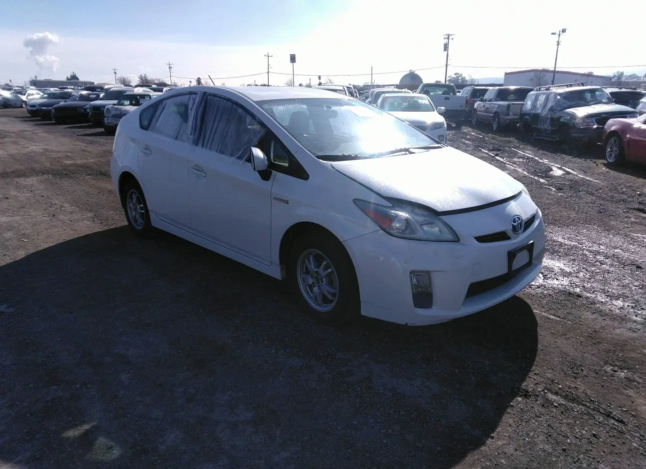 2010 TOYOTA  - Image 1.