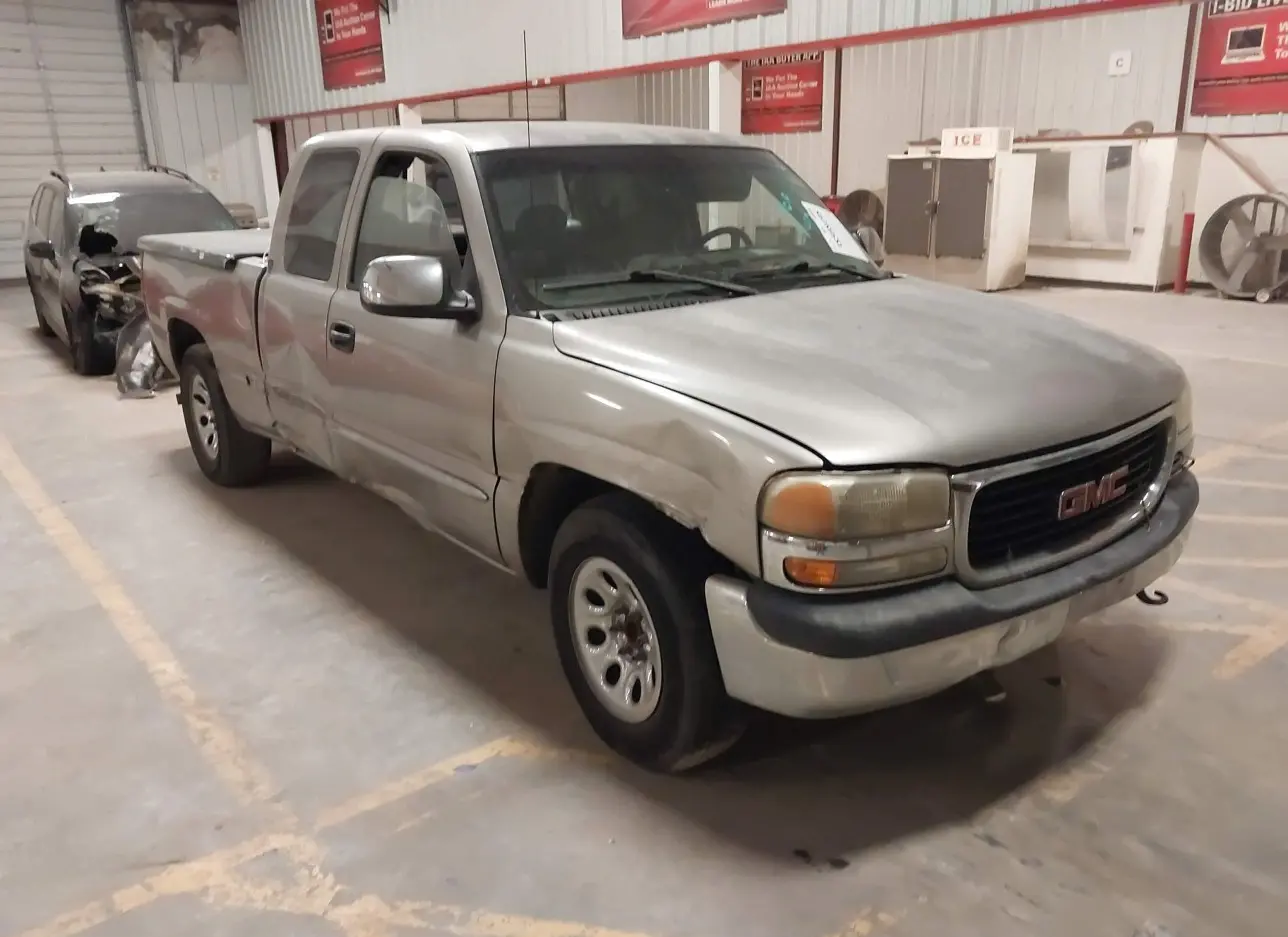 2000 GMC  - Image 1.