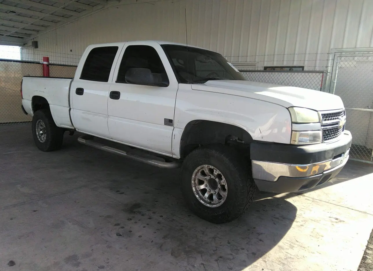 2005 CHEVROLET  - Image 1.