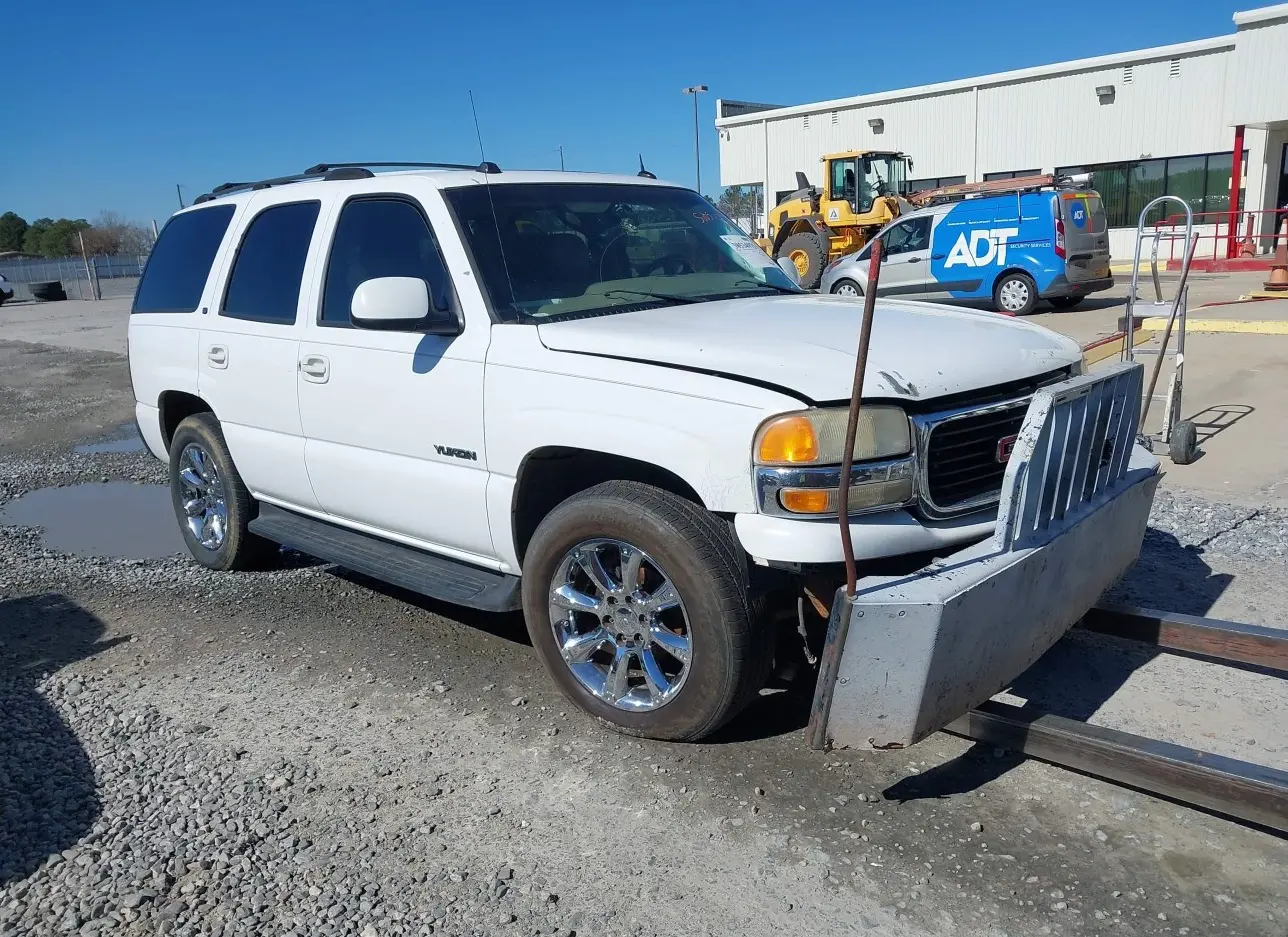 2004 GMC  - Image 1.