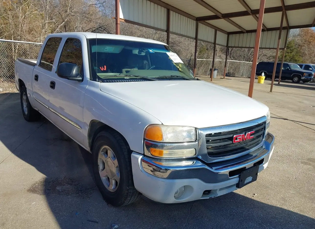 2005 GMC  - Image 1.