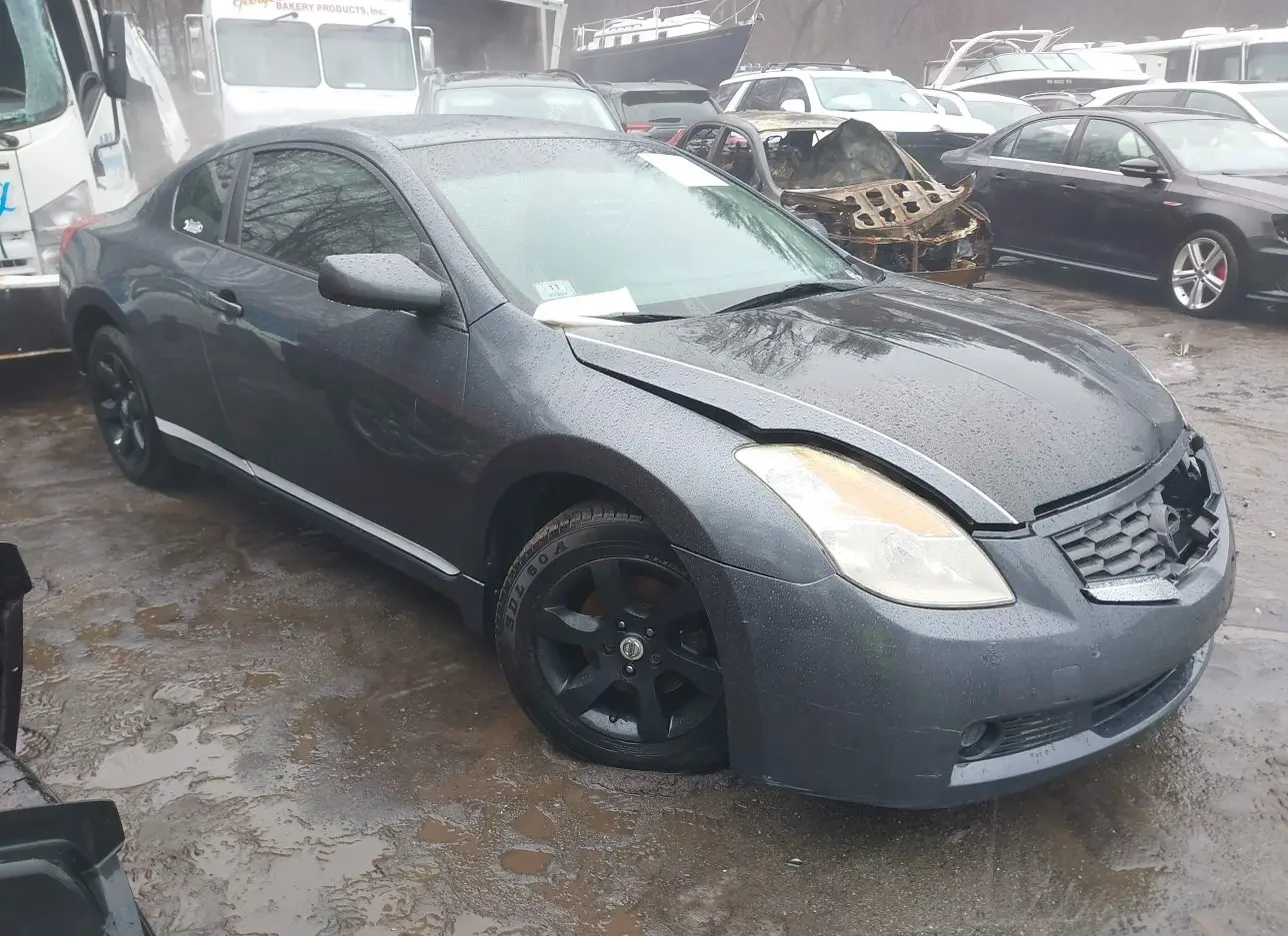 2009 NISSAN  - Image 1.