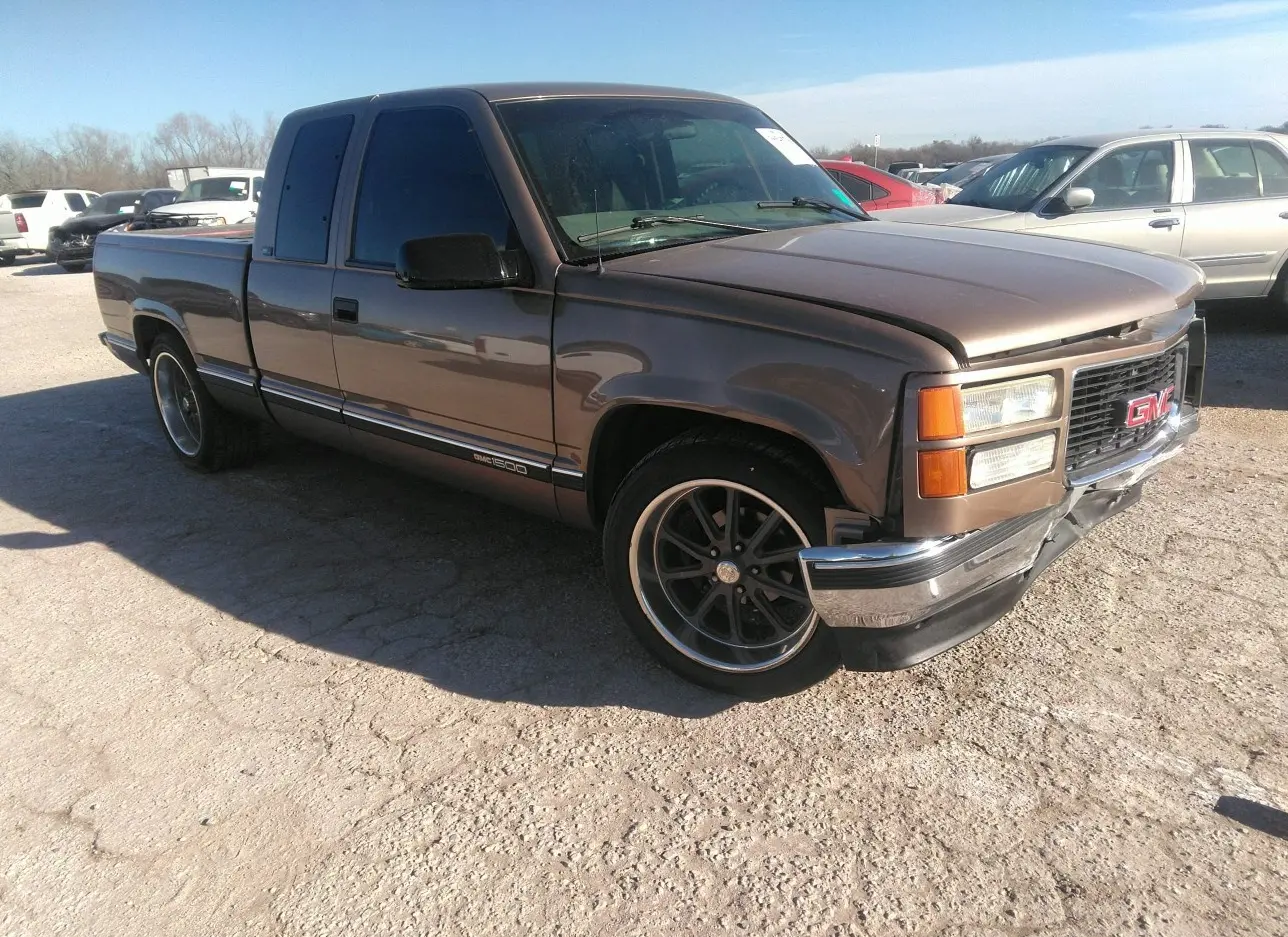 1997 GMC  - Image 1.