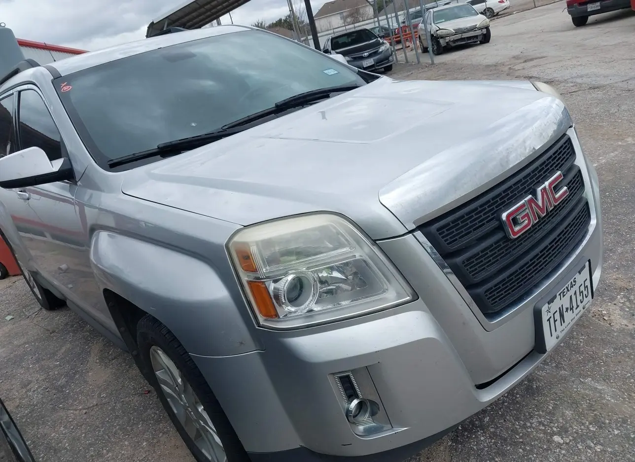 2010 GMC  - Image 1.