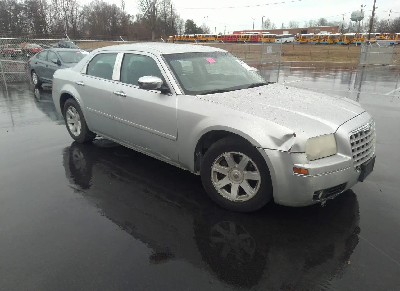 2005 CHRYSLER  - Image 1.