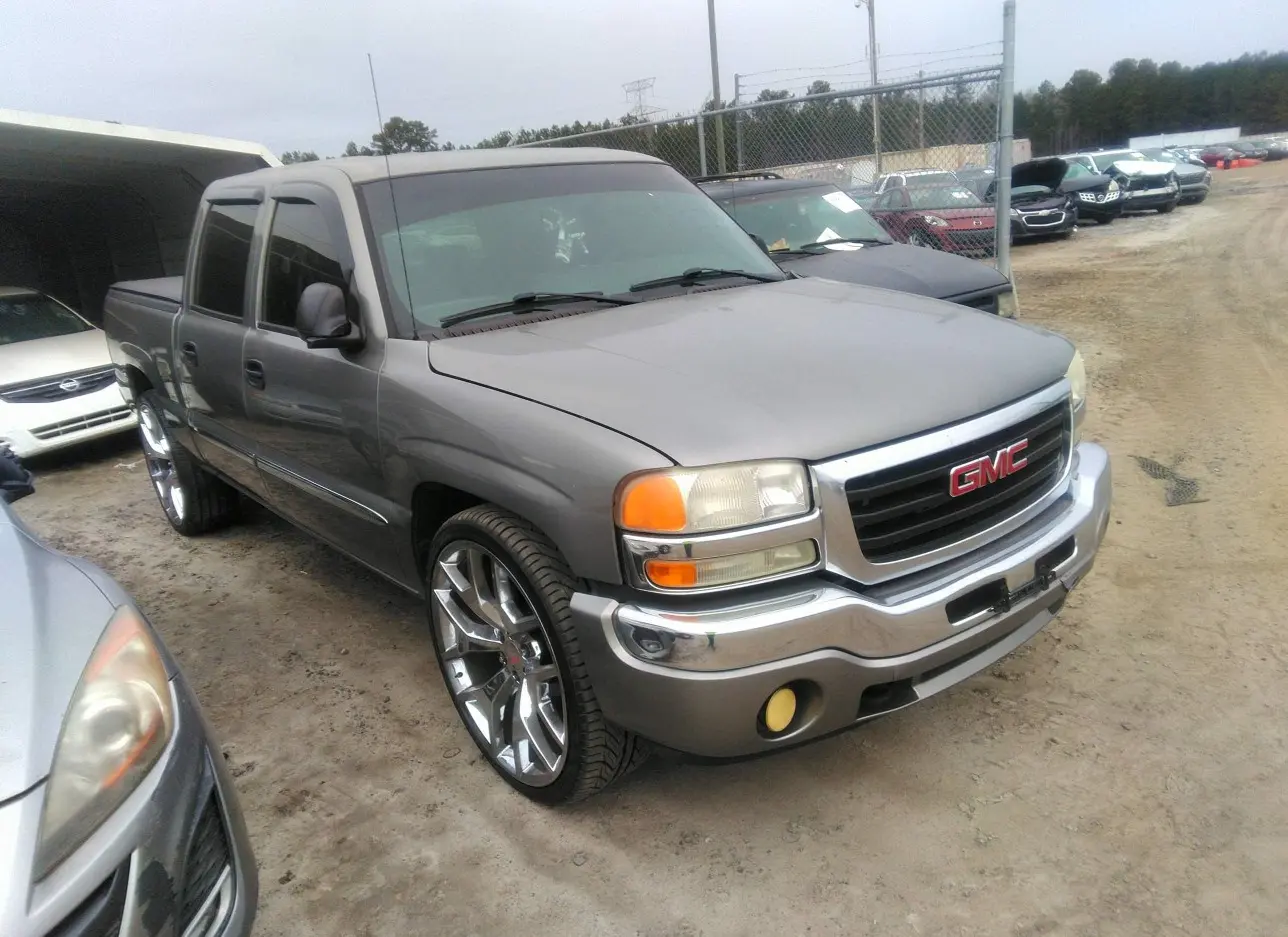 2006 GMC  - Image 1.