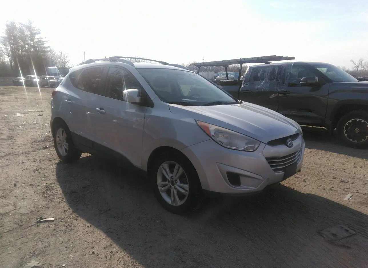 2012 HYUNDAI  - Image 1.