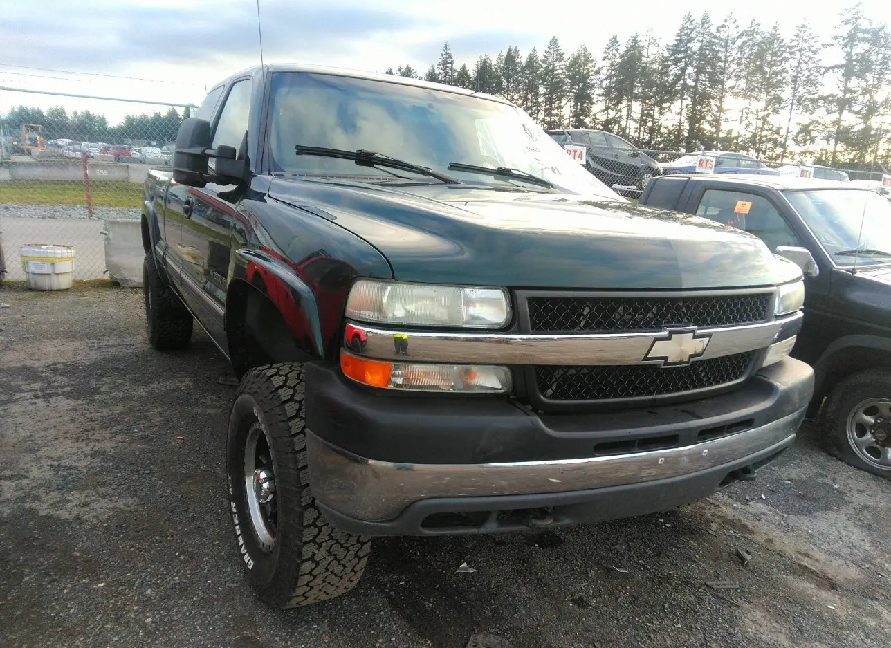 2002 CHEVROLET  - Image 1.